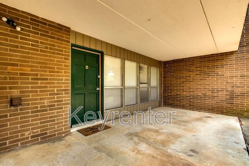Foto principal - 530 Berlin Dr