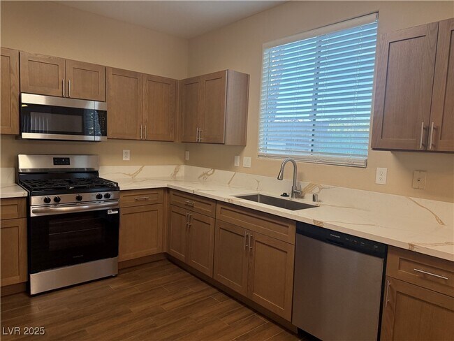 Building Photo - 7709 Park Village Pl