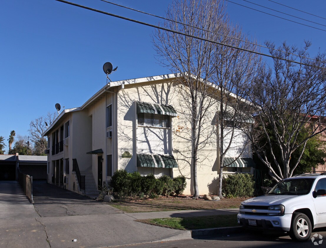 Primary Photo - 7418 Canby Ave
