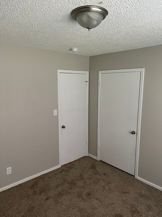 Foto del edificio - 656 South Maywood Dr. Claremore OK 74017