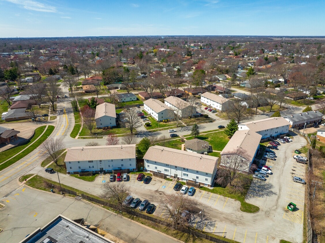 Dickinson Apartments in Springfield, IL