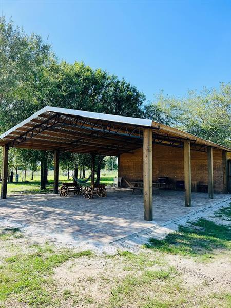 Foto del edificio - 175 Bald Cypress Ave