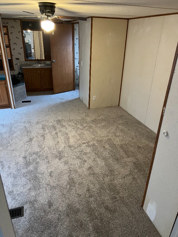 Foto del edificio - 4220 Medlin Rd