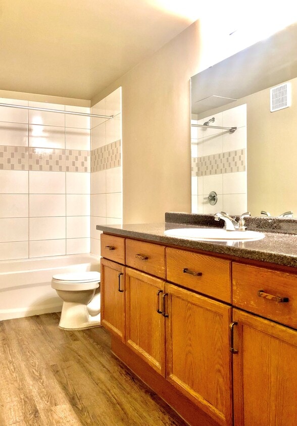 Building Photo - Ridgewood Manor