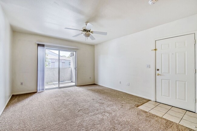 Building Photo - 1 Bedroom 2nd Floor Unit With Balcony!