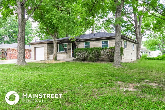 Building Photo - 2215 Cavalier Dr