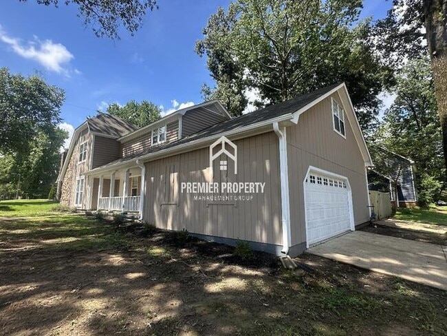 Photo - 2661 Surrey Wood Dr House