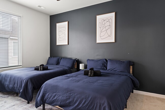 Foto del edificio - 2037 Statesville Ave