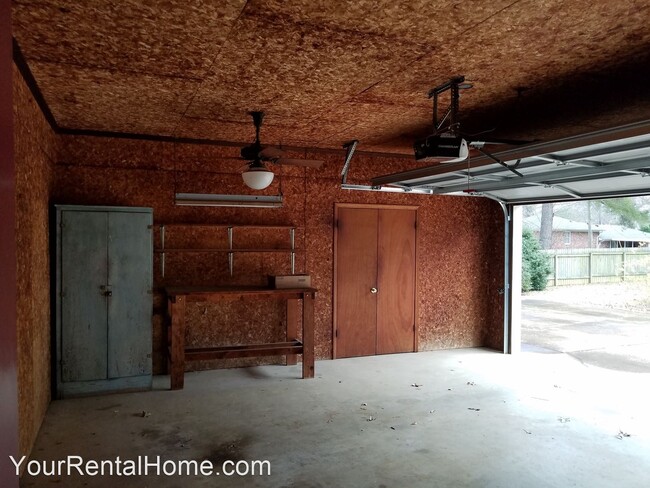 Building Photo - 4 br, 2 bath House - 253 Chickering Rd