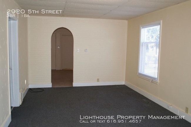 Foto del edificio - Three Bedroom Home in Muskegon Heights