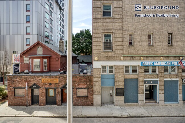 Foto del edificio - 632 Massachusetts Ave