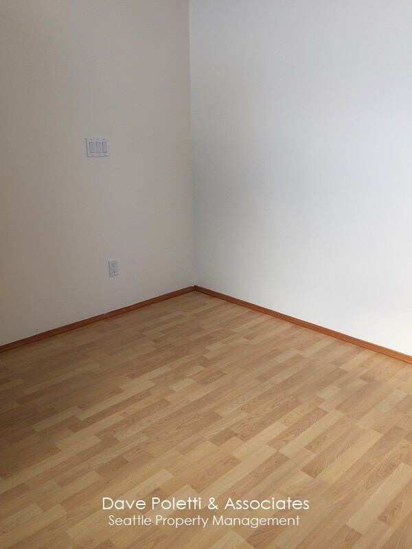 Foto del edificio - 6235 Woodlawn Ave N