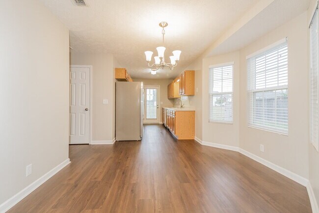 Foto del edificio - 4856 Nina Marie Ave