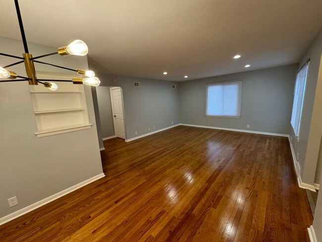 Building Photo - 1245 N 118th St