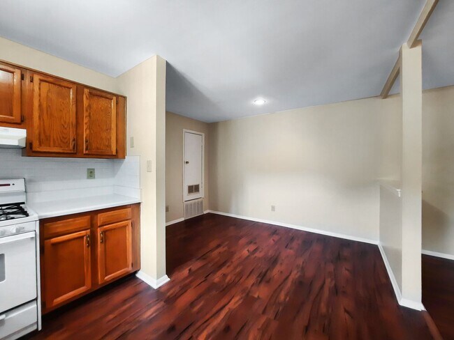 Foto del edificio - Bright & Stylish 1BR/1BA Condo in Reisters...