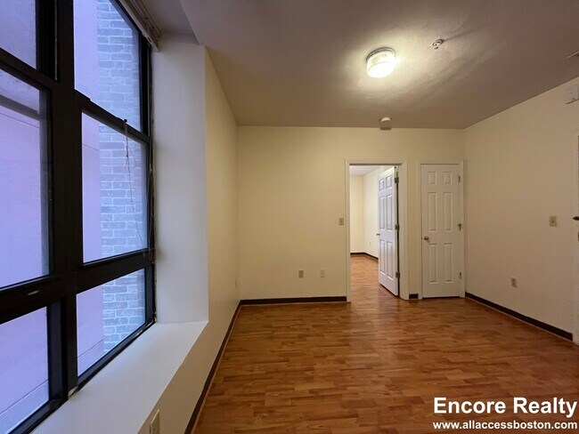 Foto del edificio - 81 Essex St
