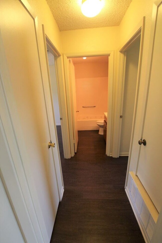 Foto del edificio - 2 Bedroom 1 Bath Duplex in West Tyler! Tour Today!
