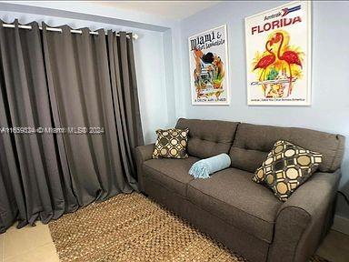 Building Photo - 821 SW 2nd St