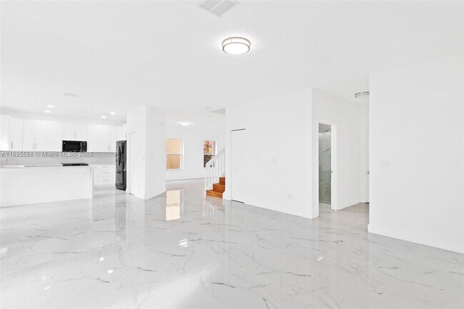 Foto del edificio - 15842 SW 14th St