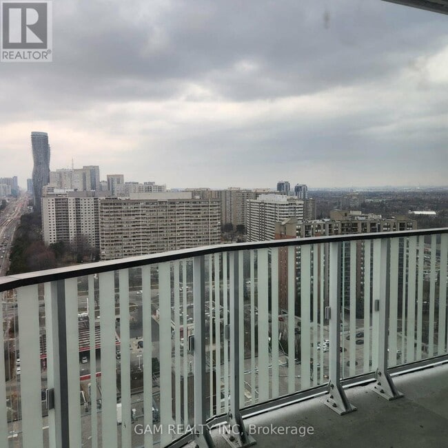 Photo du bâtiment - 1 Fairview Rd E