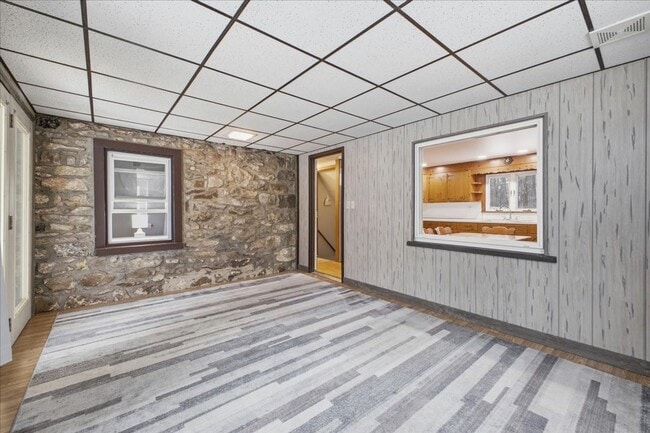 Foto del edificio - Single Home Available Just Under One Acre Lot!