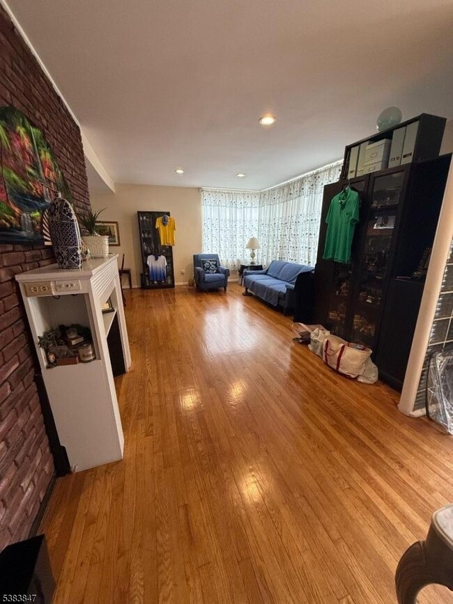 Foto del edificio - 916 W Elm St