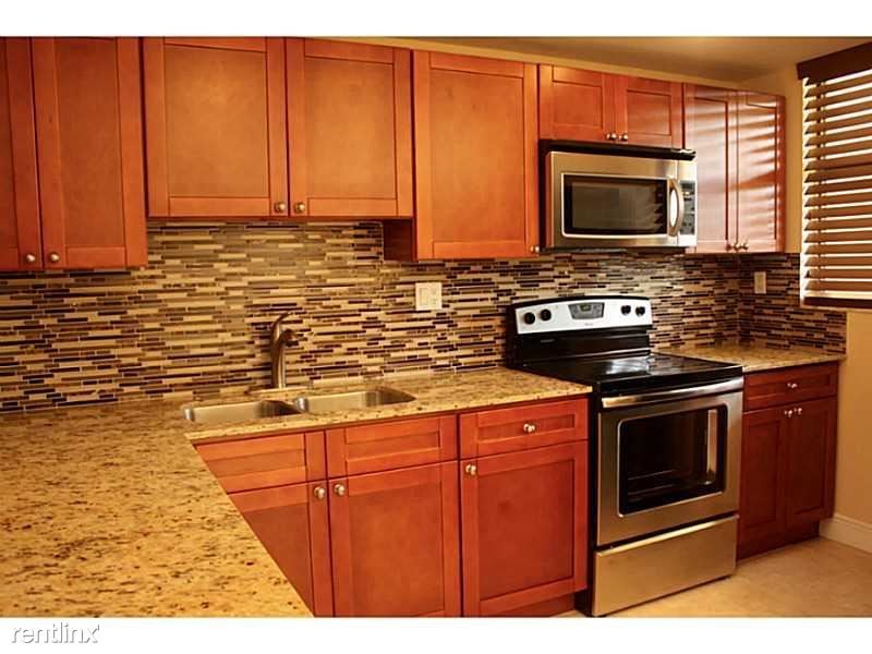 Foto principal - 8425 Forest Hills Dr