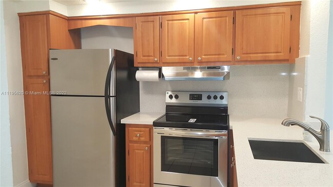Building Photo - 11297 N Kendall Dr