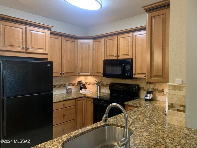 Building Photo - 1500 E Pusch Wilderness Dr