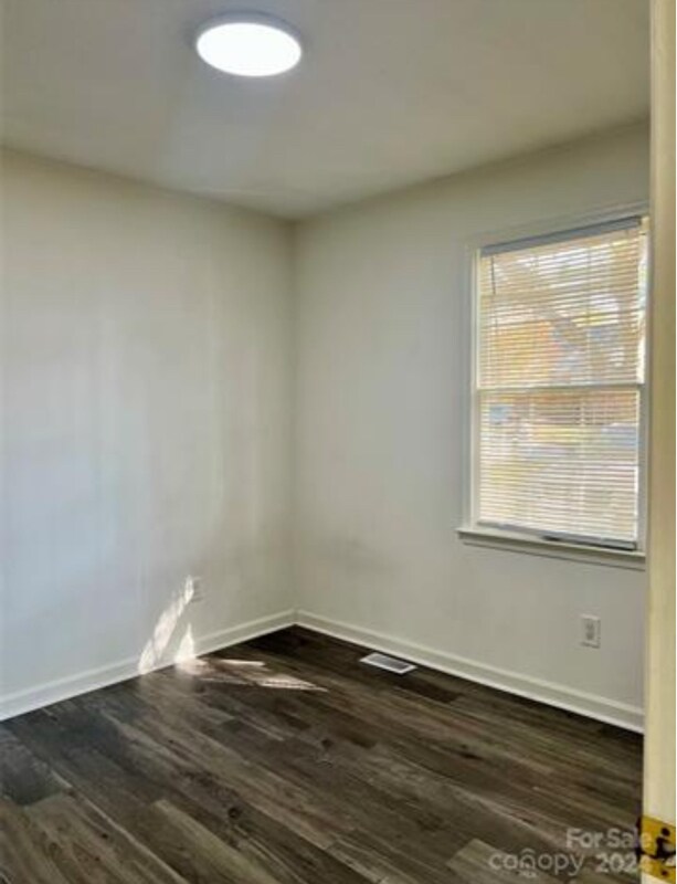 Foto del edificio - 502 4th St Pl SW
