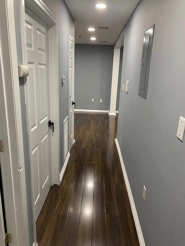 Building Photo - 471 Manila Ave