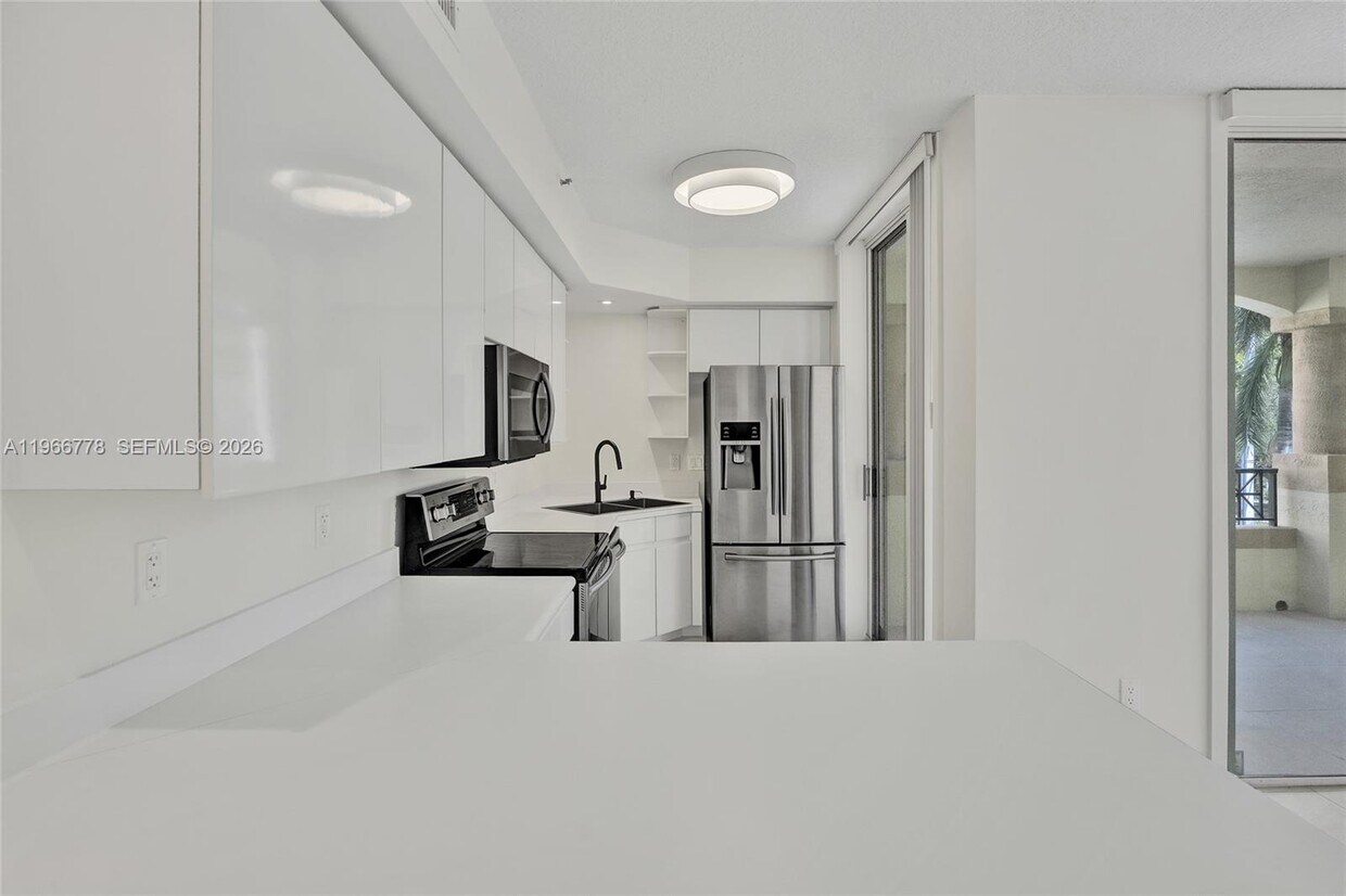 Building Photo - 1834 Brickell Ave