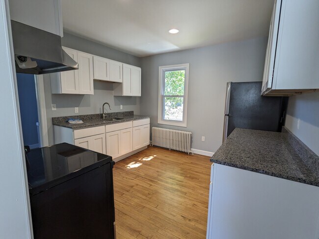 Kitchen - 25 Clarence St