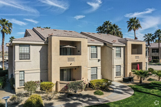 Foto del edificio - Aventine Apartment Homes