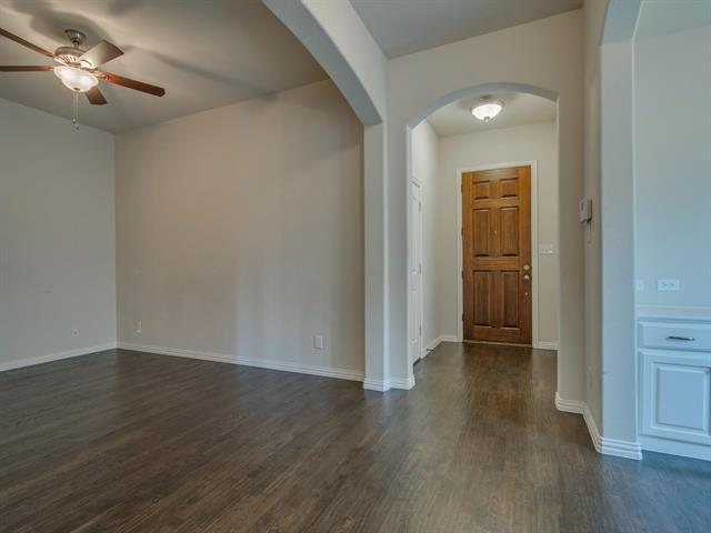 Building Photo - 930 Montgomery Way