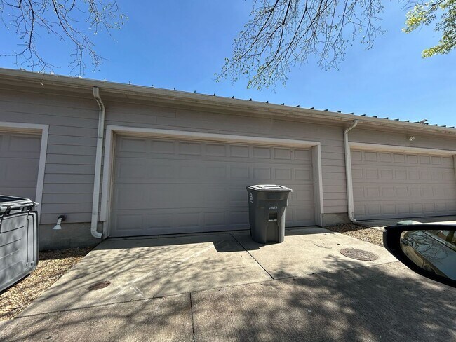 Photo - 212 Stellariga Pl Apartment