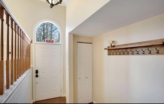 Foyer - 5706 Mason Bluff Dr
