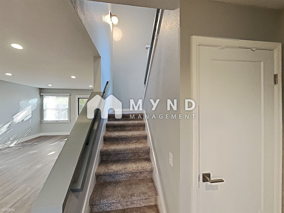Foto del edificio - 3 br, 2.5 bath Townhome - 641 Centre Ct