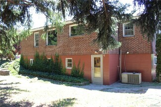 Building Photo - 705 E 3rd Ave