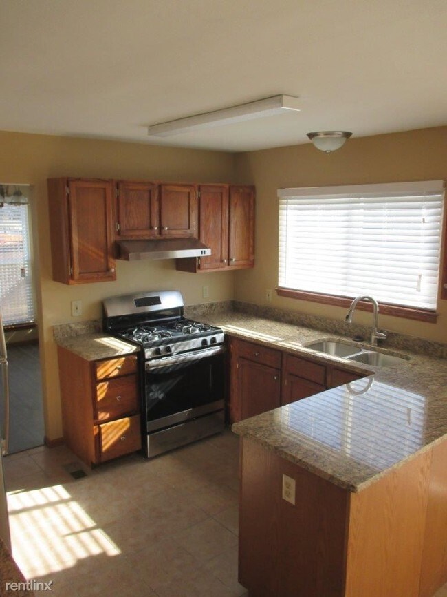Foto del edificio - 4 br, 2.5 bath House - 2422 Black Pine Ct