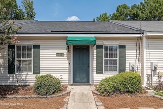 Building Photo - 113 Brittany Way
