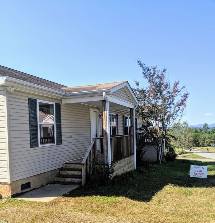 28 Spicewood Rd, Weaverville, NC 28787 House Rental in Weaverville