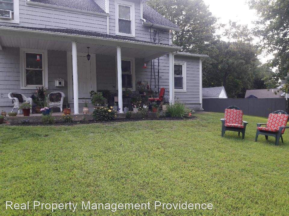 Primary Photo - 3 br, 1 bath House - 697 Pleasant Street