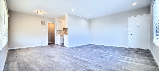 Building Photo - 1802 Wilton Pl