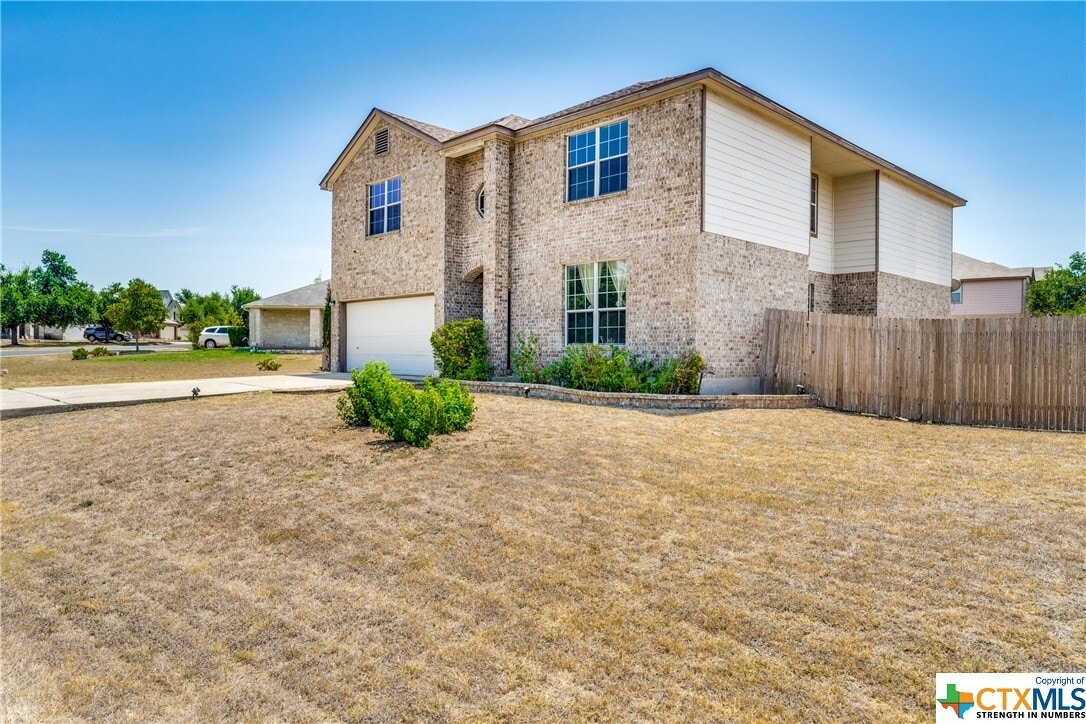 Primary Photo - 300 Santolina Ln