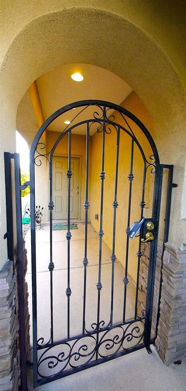 Foto del edificio - 12504 Woodland Ave NE