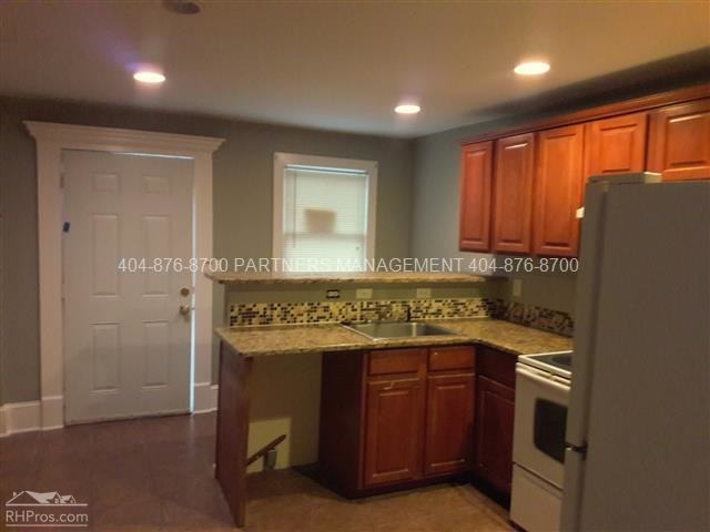 Foto del edificio - 1328 Avon Ave SW