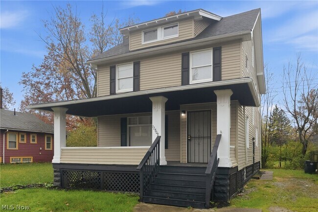 Foto del edificio - 12808 Beachwood Ave