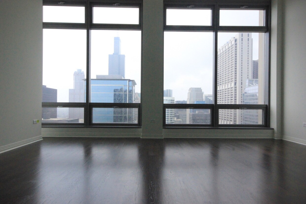 Foto principal - 65 E Monroe St
