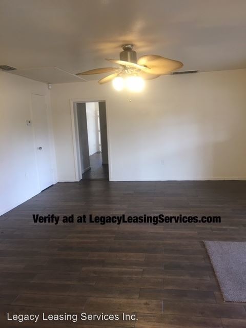 Foto del edificio - 3 br, 2 bath House - 2201 McClellan Rd